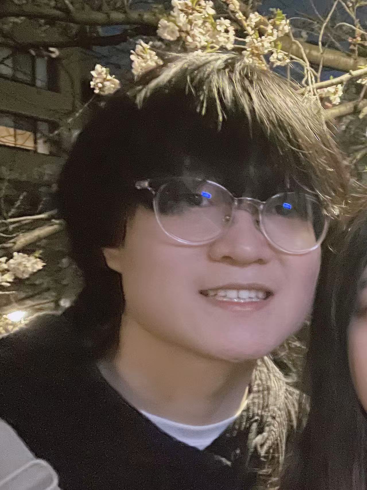 衛　熠行